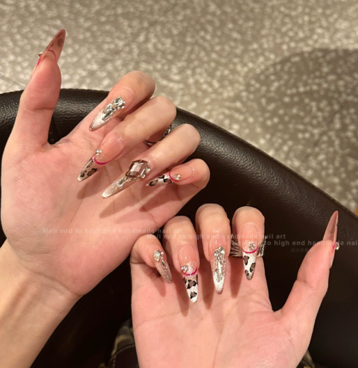 Peach Sprinkle Dotted Edge Stick-On Nails