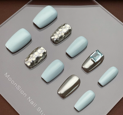 Blue Glimmer Light Blue & Shiny Accent Stick-On Nail Set
